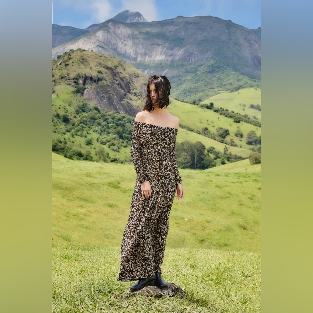 Farm Rio: NWT: Black Tiny Flowers Long Sleeve
Maxi Dress